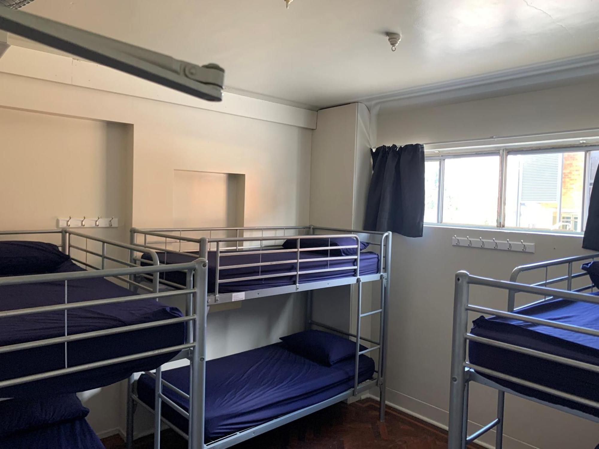 Habitat Backpackers Hostel Бризбейн Екстериор снимка