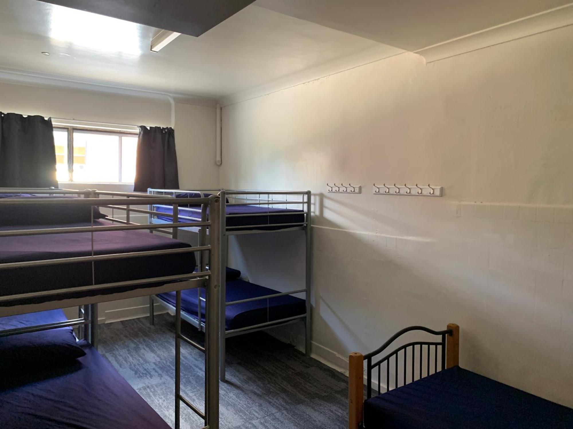 Habitat Backpackers Hostel Бризбейн Екстериор снимка