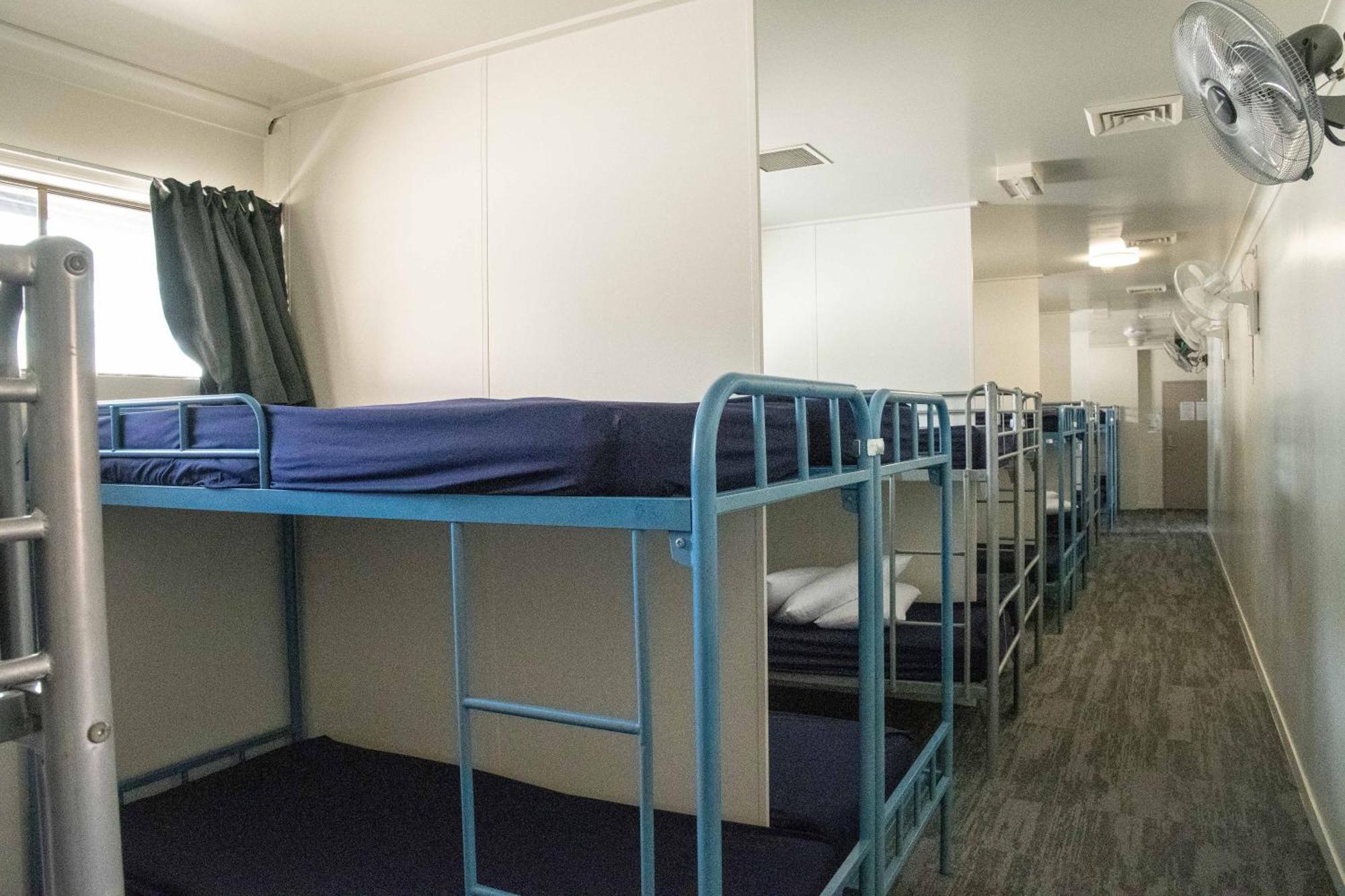 Habitat Backpackers Hostel Бризбейн Екстериор снимка