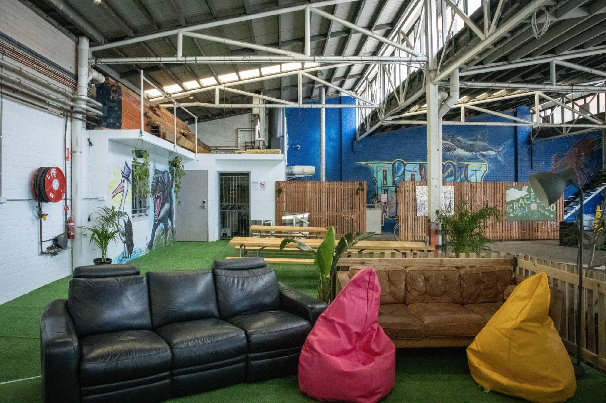 Habitat Backpackers Hostel Бризбейн Екстериор снимка